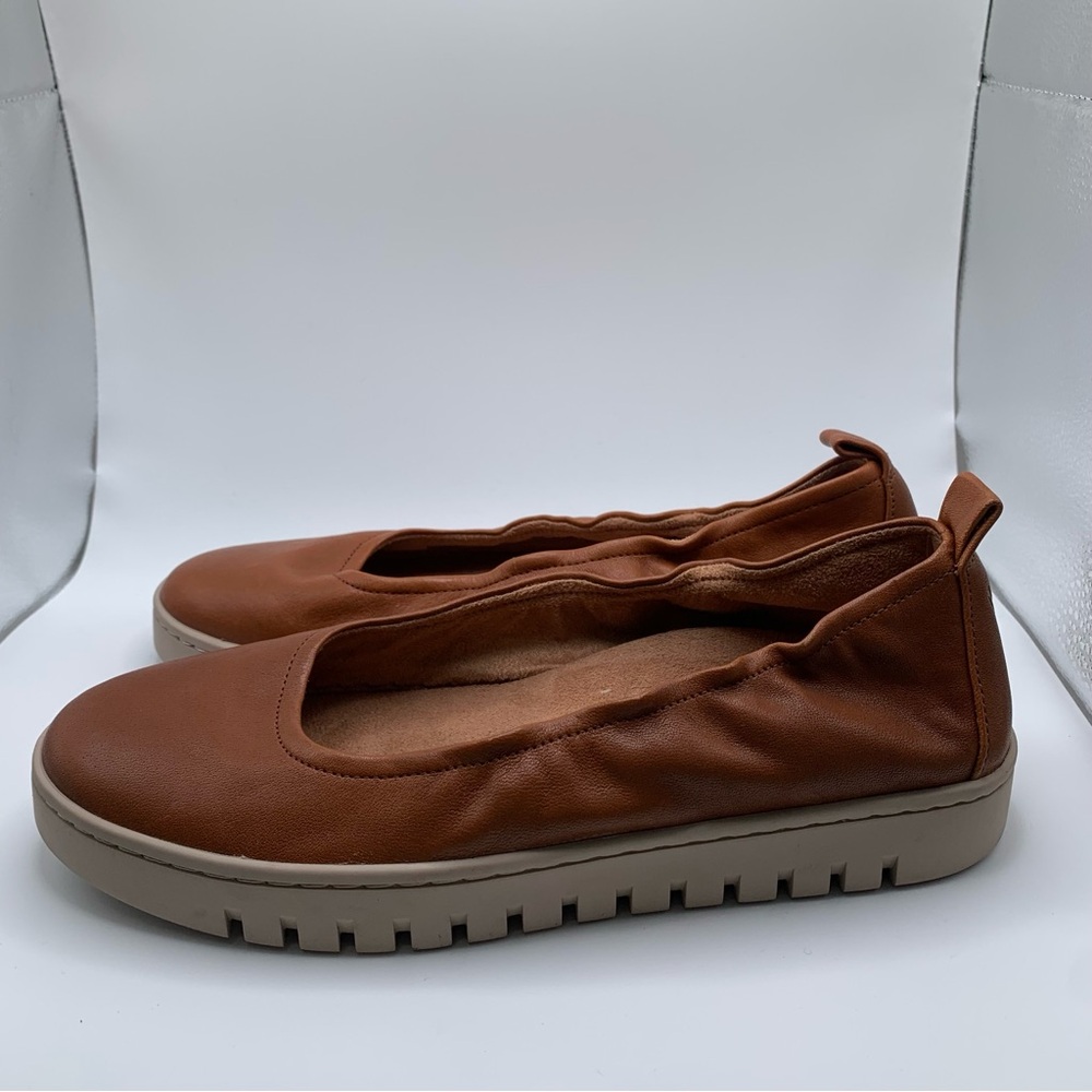 Vionic Brown Flats with Tan Sole